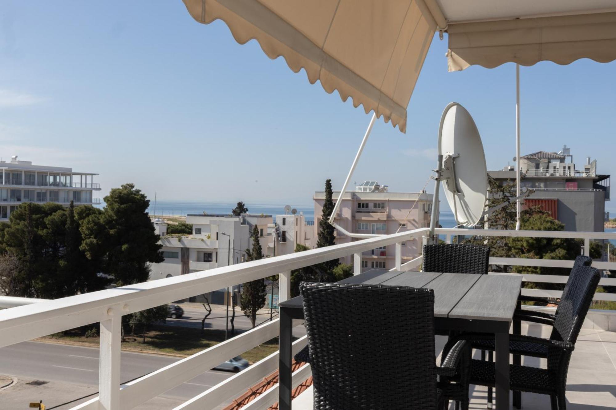 Luxurious 3-Bedroom Seaside Retreat Fully Renovated In 2025 Athena Bagian luar foto