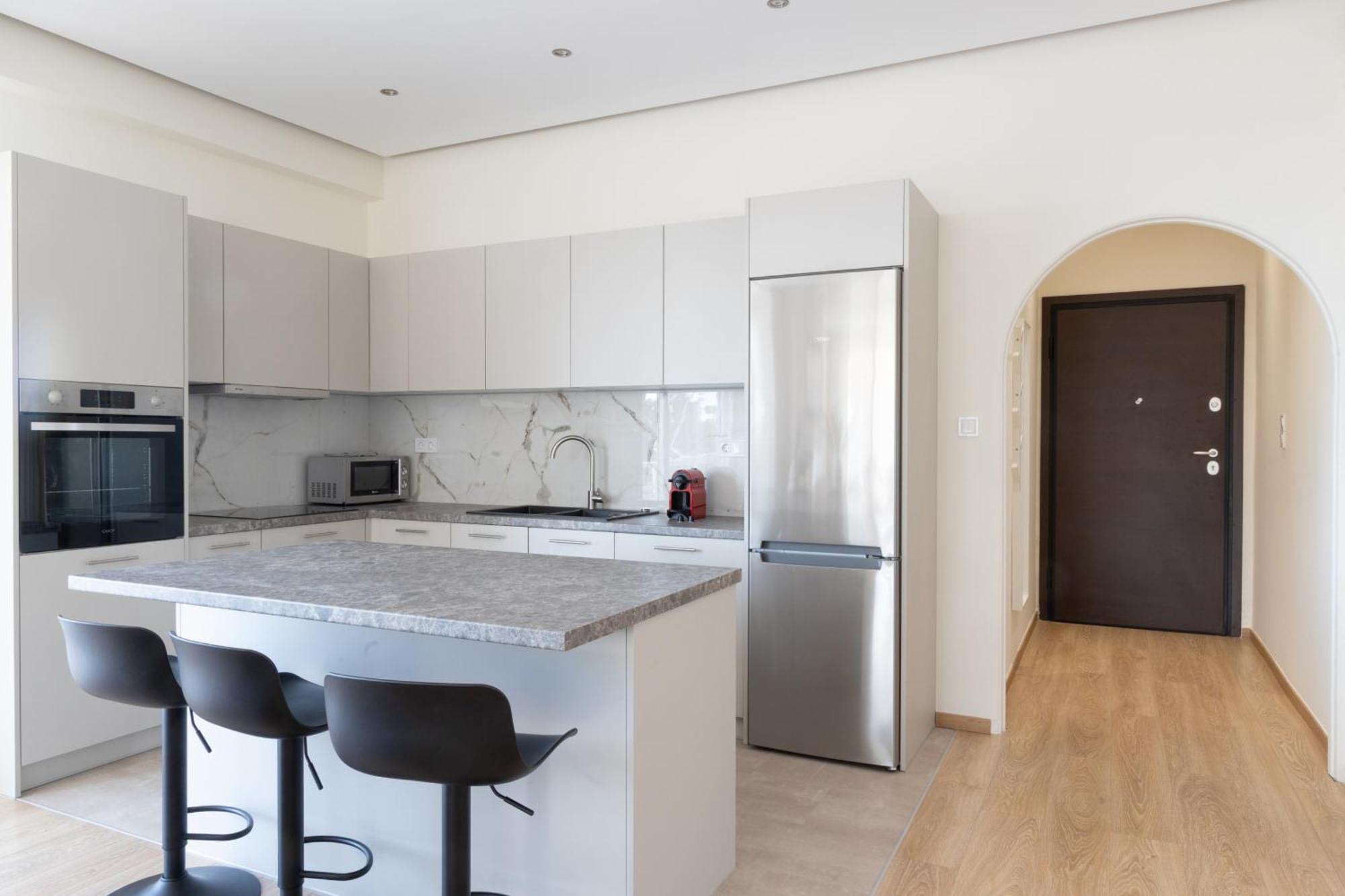 Luxurious 3-Bedroom Seaside Retreat Fully Renovated In 2025 Athena Bagian luar foto