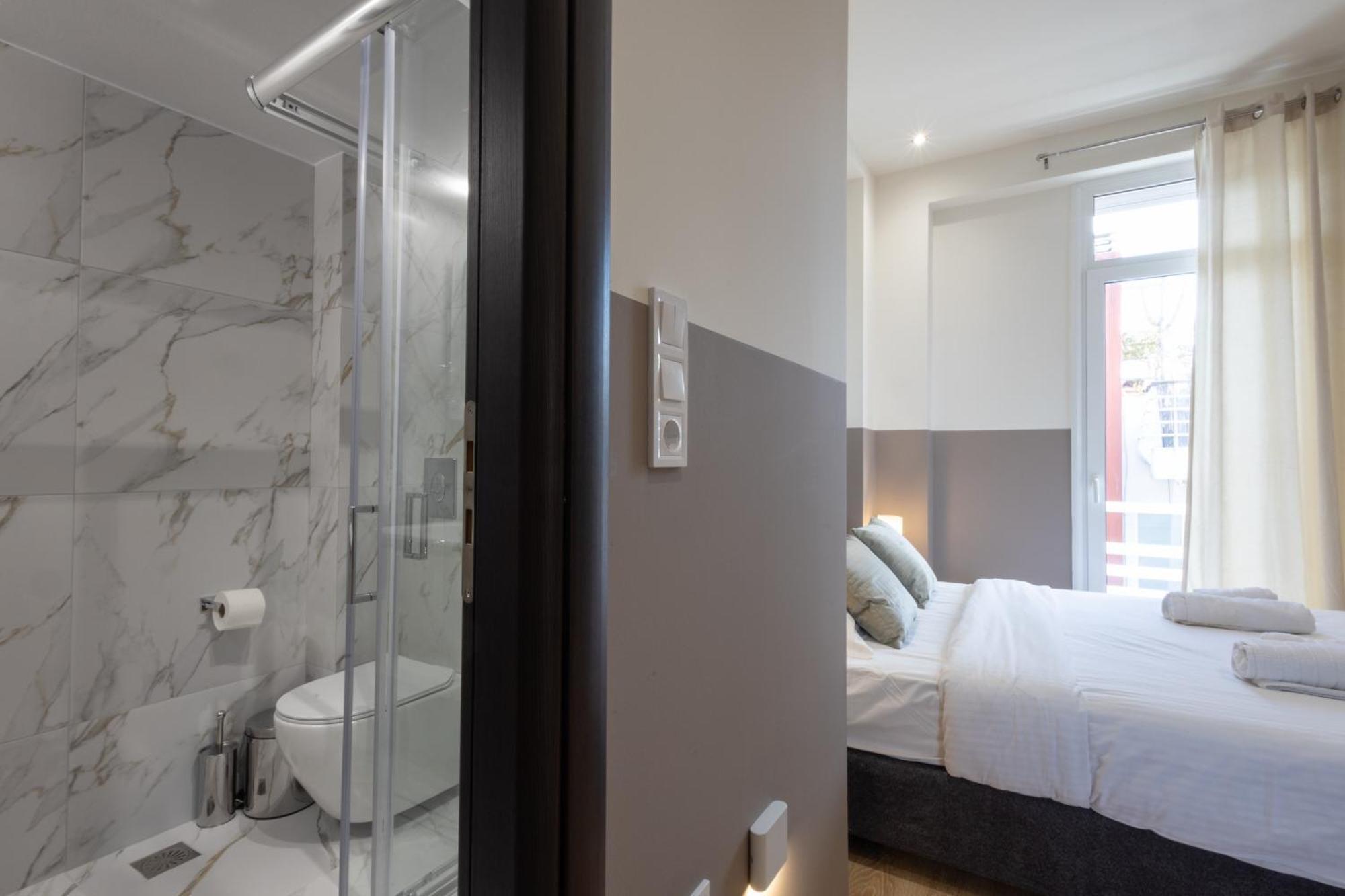 Luxurious 3-Bedroom Seaside Retreat Fully Renovated In 2025 Athena Bagian luar foto