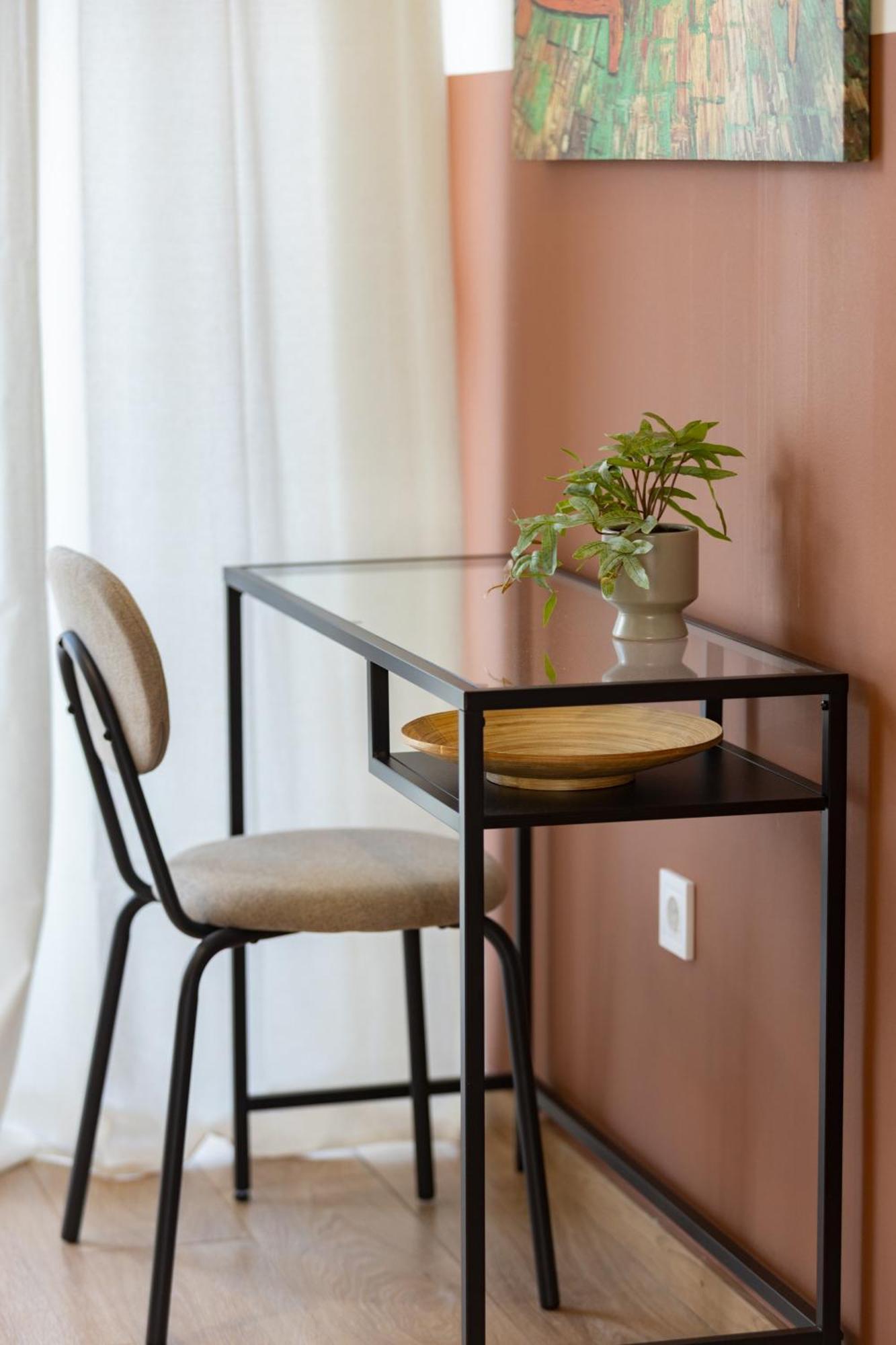 Luxurious 3-Bedroom Seaside Retreat Fully Renovated In 2025 Athena Bagian luar foto