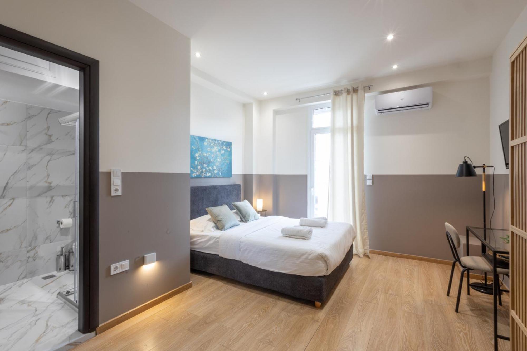 Luxurious 3-Bedroom Seaside Retreat Fully Renovated In 2025 Athena Bagian luar foto