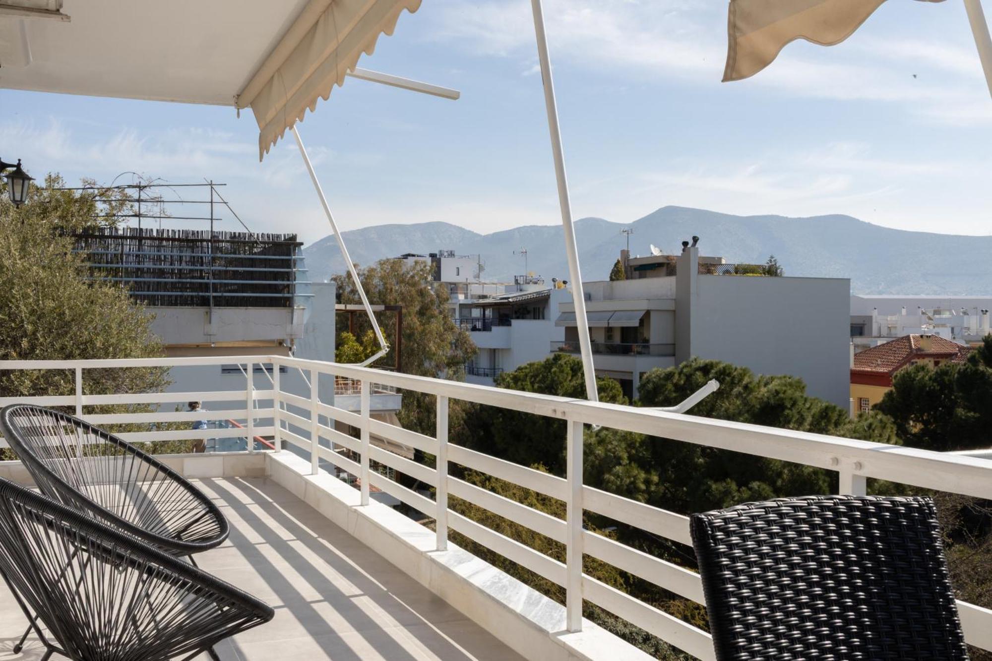 Luxurious 3-Bedroom Seaside Retreat Fully Renovated In 2025 Athena Bagian luar foto
